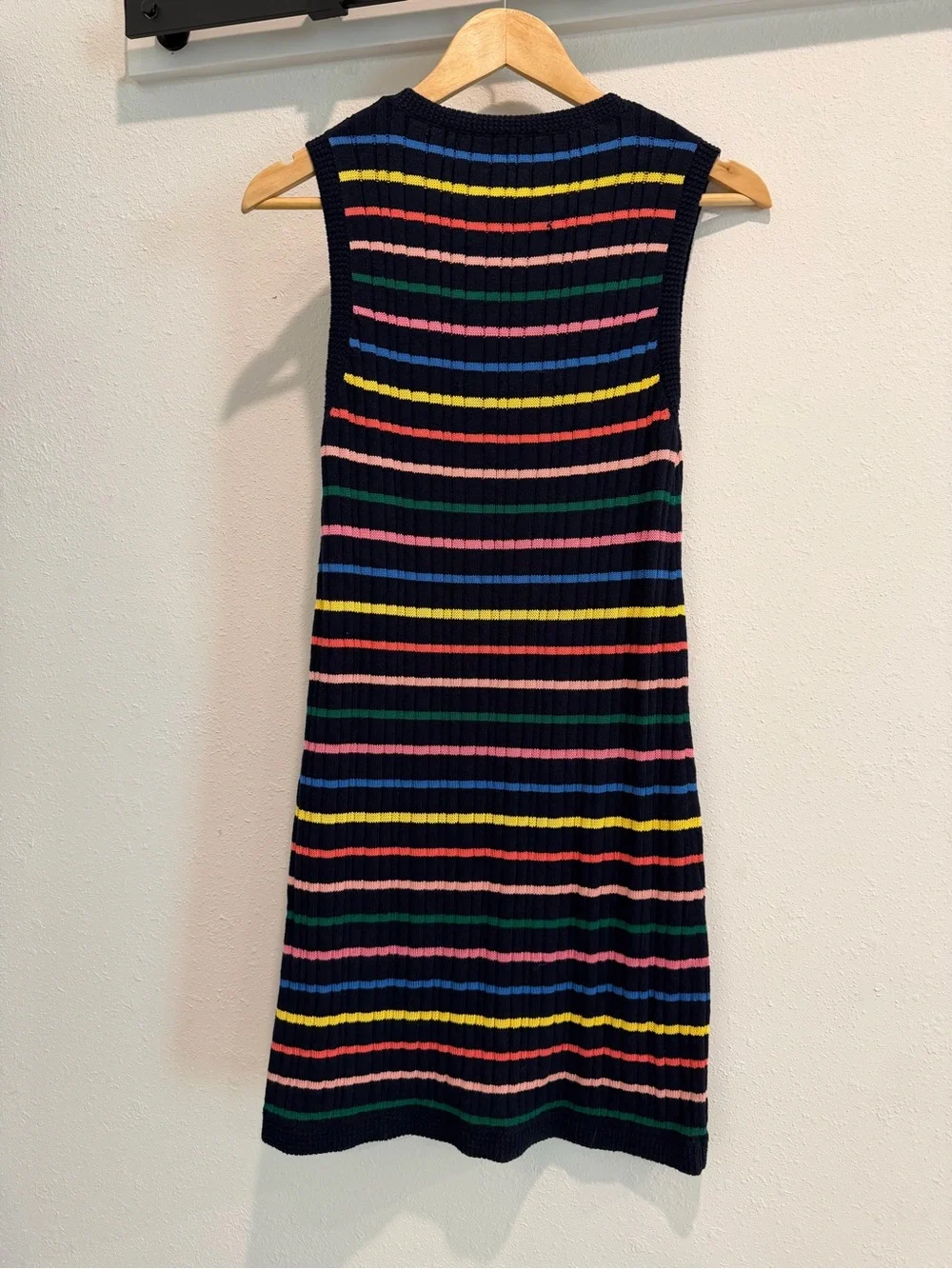 CHANEL sleeveless ribbed